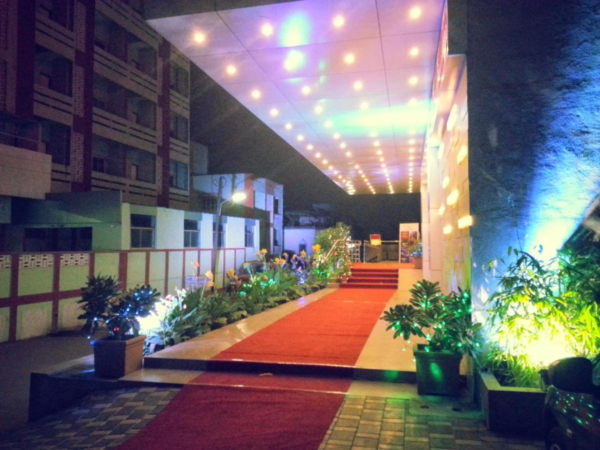 Hotel Executive Silver Inn Аурангабад Екстер'єр фото